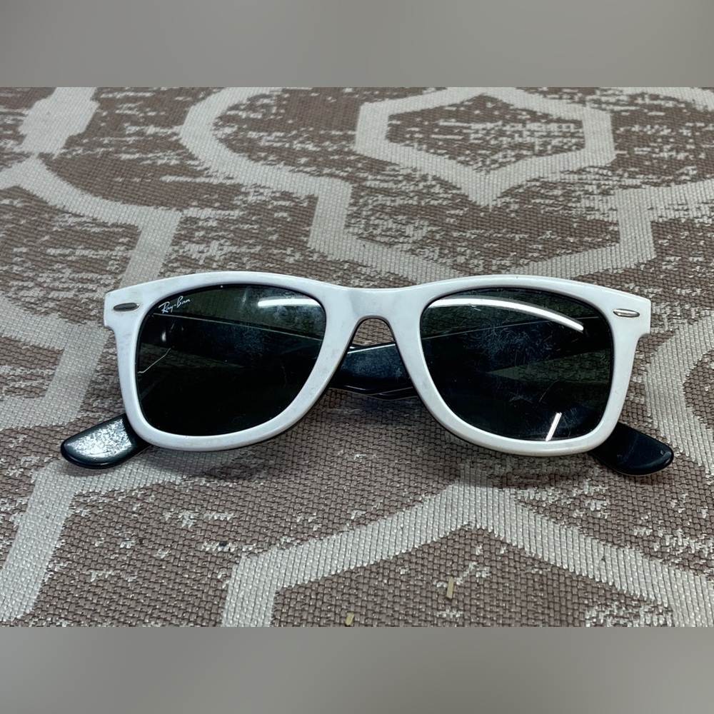 Ray-Ban Wayfarer Sunglasses